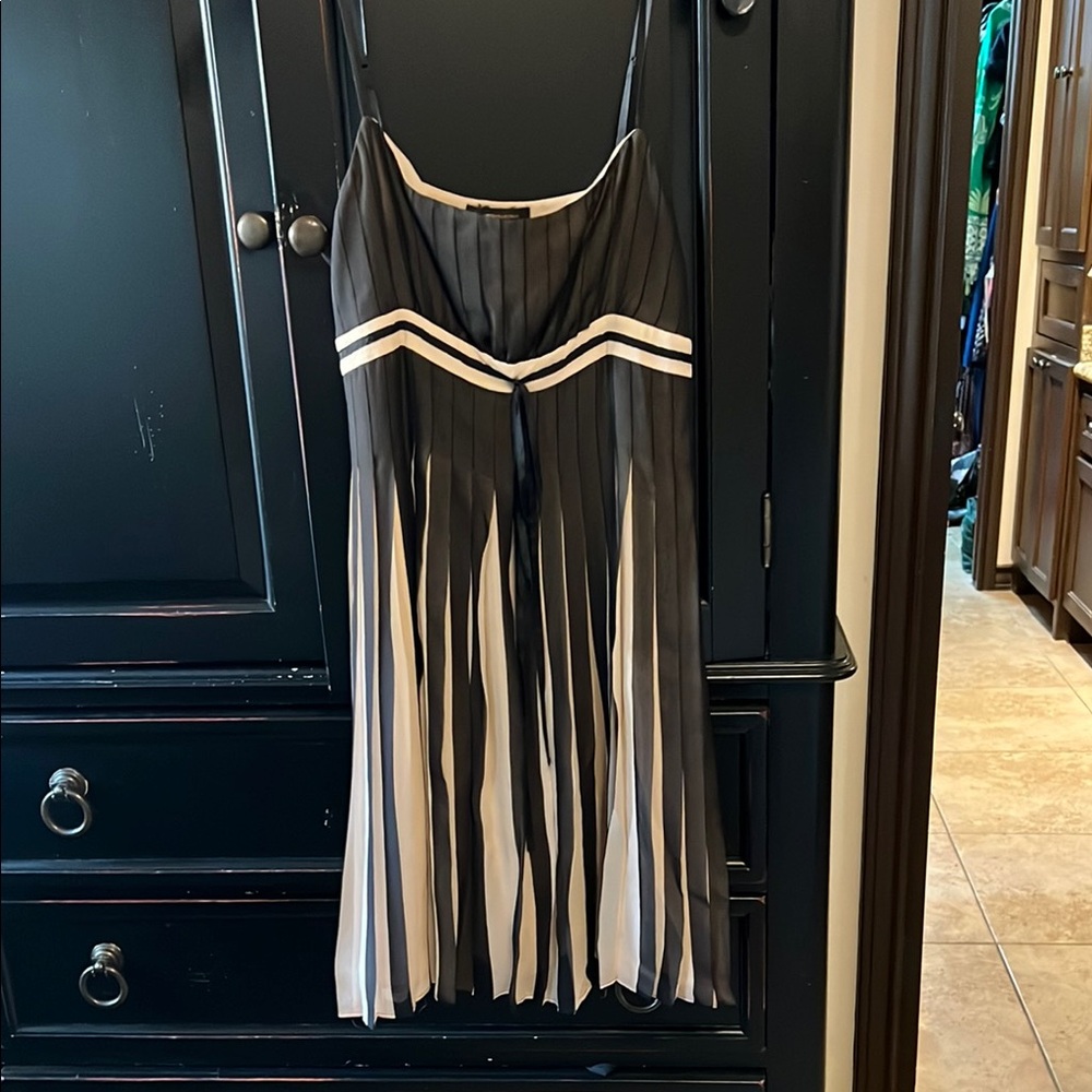 BCBG vintage silk Pleated Dress Sz 4 XS